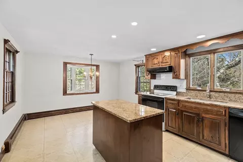 6 Monument Cir, Hingham, MA 02043 photo 15