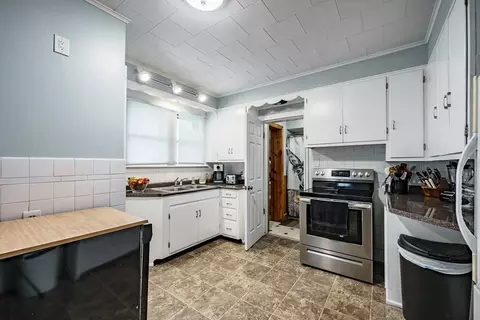 Kitchen - 578 Springfield St, Chicopee, MA 01013 photo 1 of 4