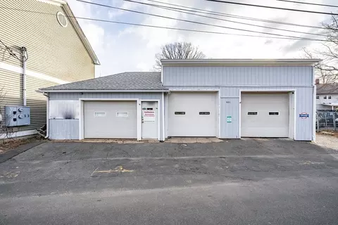 Exterior - 578 Springfield St, Chicopee, MA 01013 photo 6 of 12