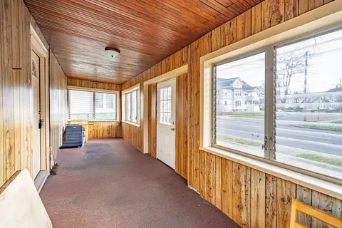 Exterior - 578 Springfield St, Chicopee, MA 01013 photo 4 of 12