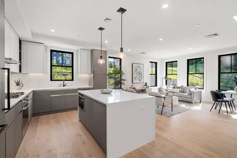201 Washington St #U:5, Boston, MA 02135