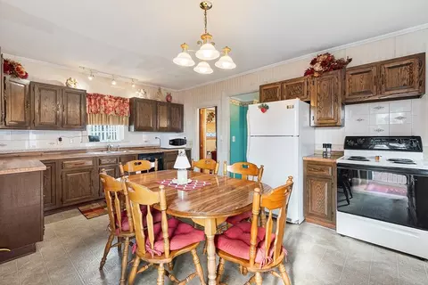 322 Pine St, Gardner, MA 01440 photo 4