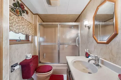 322 Pine St, Gardner, MA 01440 photo 14