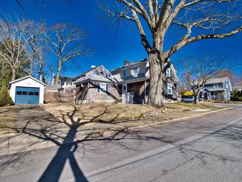 453 Montgomery St, Fall River, MA 02720 photo 7
