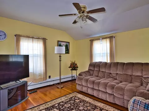 453 Montgomery St, Fall River, MA 02720 photo 29