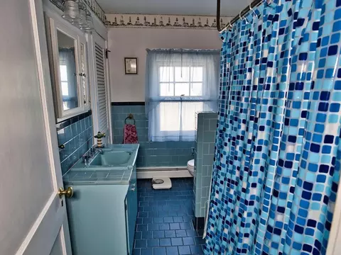 453 Montgomery St, Fall River, MA 02720 photo 24