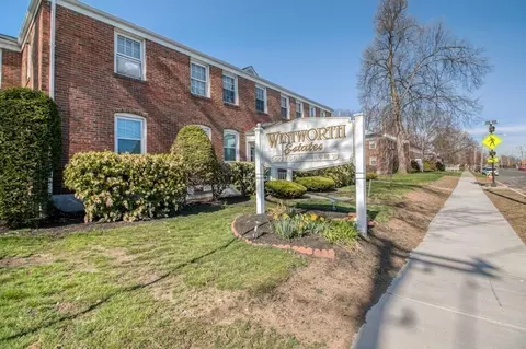 18 Colony Rd #18, West Springfield, MA 01089