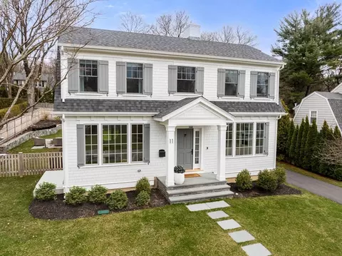 11 Shaw Rd, Wellesley, MA 02481