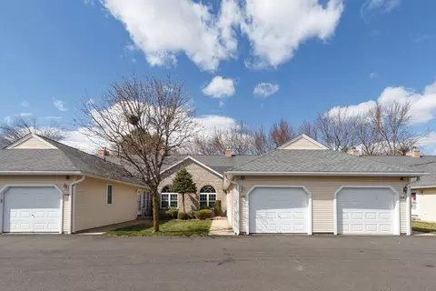 27 Castle Hill Rd #C, Agawam, MA 01001