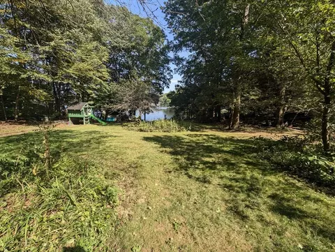 61 Hollywood Dr, Charlton, MA 01507