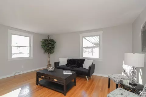 22 Regal St, Springfield, MA 01118 photo 13