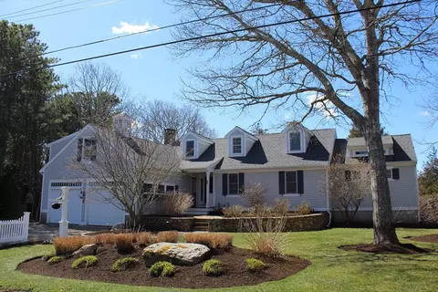 22 Anchorage Rd, Falmouth, MA 02556