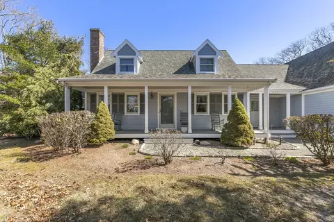 575 Main St, Mashpee, MA 02649