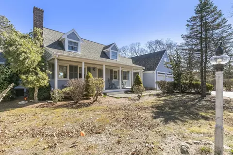 Exterior - 575 Main St, Mashpee, MA 02649 photo 1 of 1