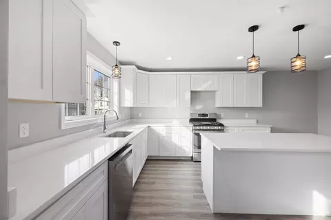 550 Spring St #4, Fall River, MA 02721 photo 4