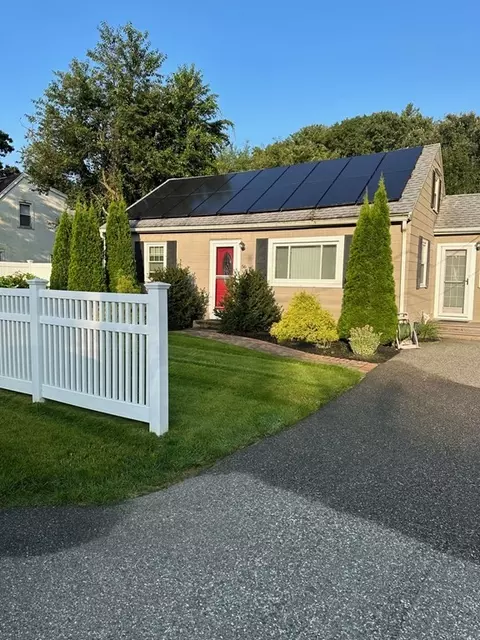 56 Elizabeth St, Stoughton, MA 02072