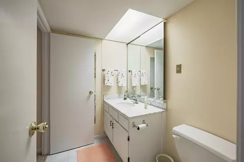 20 Halifax Ct #E, Springfield, MA 01108 photo 14