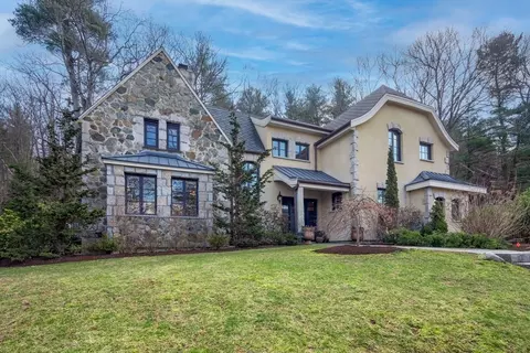 7 Wolcott Rd, Winchester, MA 01890