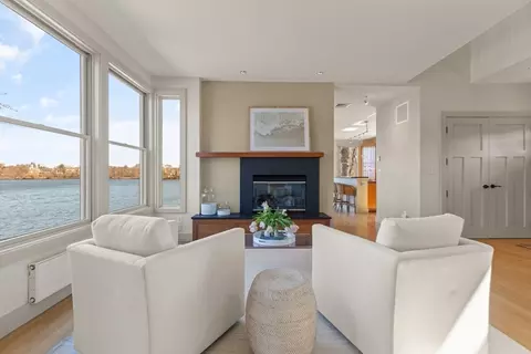 104 Spy Pond Pkwy, Arlington, MA 02474