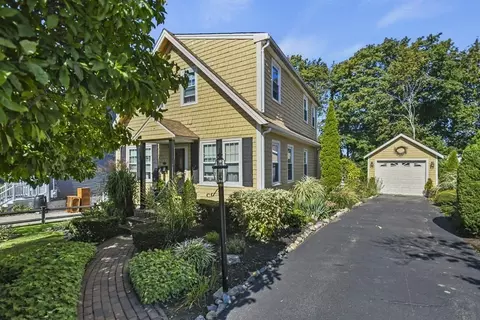 6 Trefton Dr, Braintree, MA 02184