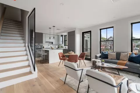 201 Washington St #U:4, Boston, MA 02135