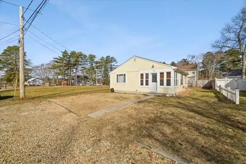 9 10th Ave, Wareham, MA 02571 photo 3