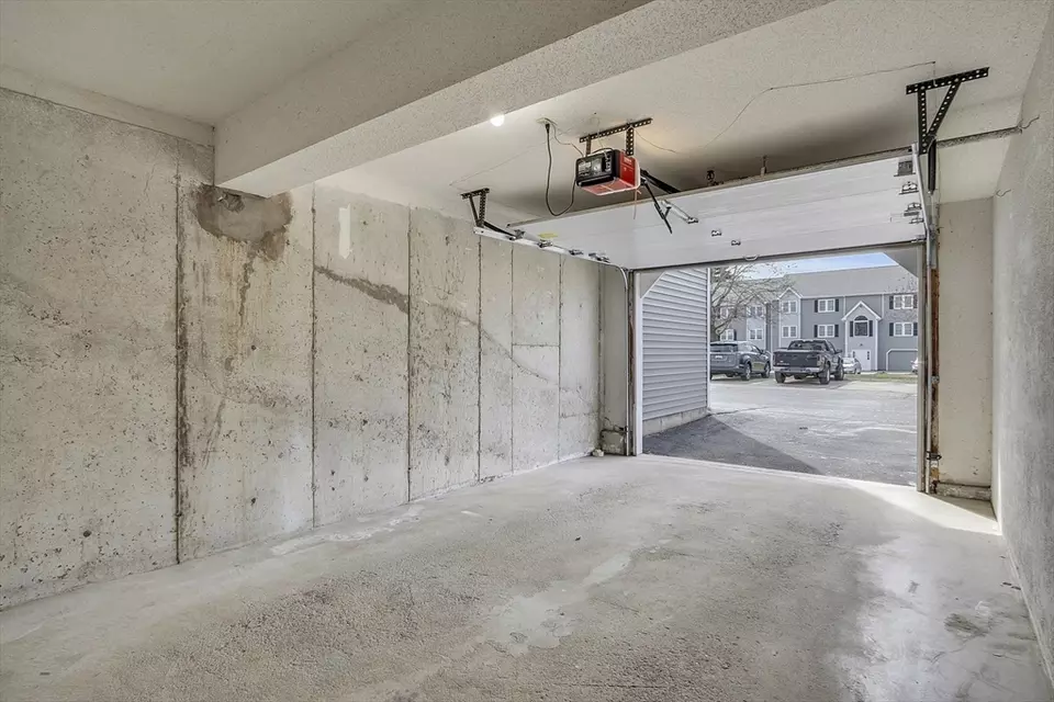 74 Tennis Plaza Rd 16, Dracut, MA 01826 34 Photos Movoto