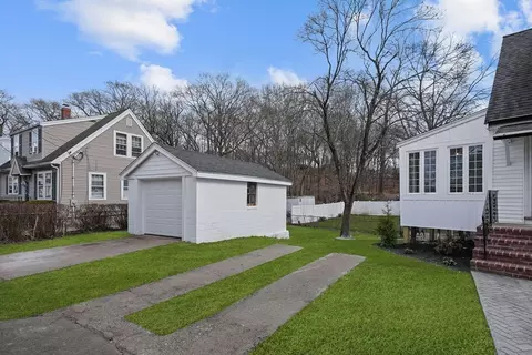219 Curve St, Dedham, MA 02026 photo 33