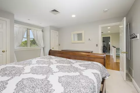 Bedroom - 2 Daffodil Ln, Barnstable, MA 02630 photo 5 of 9