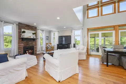 Living - 2 Daffodil Ln, Barnstable, MA 02630 photo 4 of 5