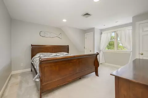 Bedroom - 2 Daffodil Ln, Barnstable, MA 02630 photo 4 of 9