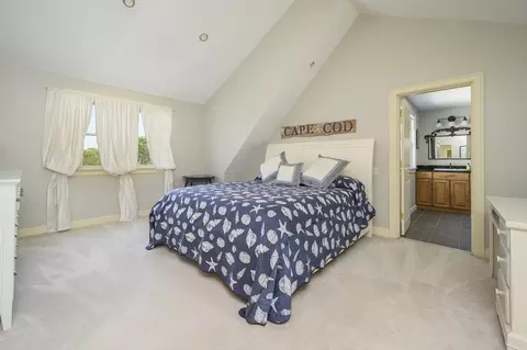 Bedroom - 2 Daffodil Ln, Barnstable, MA 02630 photo 6 of 9