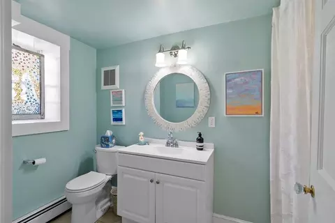 Bath - 11 Greenleaf Dr, Danvers, MA 01923 photo 4 of 4