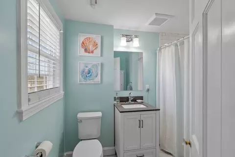 Bath - 11 Greenleaf Dr, Danvers, MA 01923 photo 1 of 4