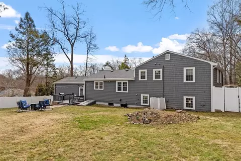 Exterior - 11 Greenleaf Dr, Danvers, MA 01923 photo 6 of 11