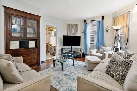 Living - 29-31 Ledyard St, Springfield, MA 01104 photo 1 of 2