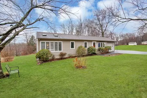 76 Valley View Dr, Hampden, MA 01036