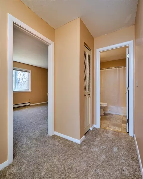 Entry Way - 170 E Hadley Rd #69, Amherst, MA 01002 photo 2 of 2