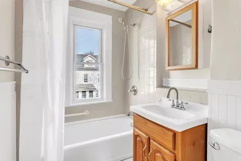 Bath - 20 Exeter St #20, Easthampton, MA 01027 photo 2 of 2