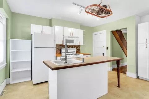 Kitchen - 20 Exeter St #20, Easthampton, MA 01027 photo 3 of 6