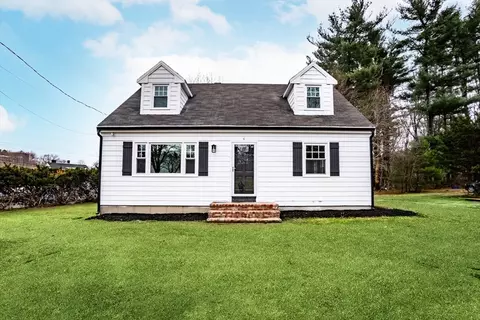 4 Stevens St, Taunton, MA 02718
