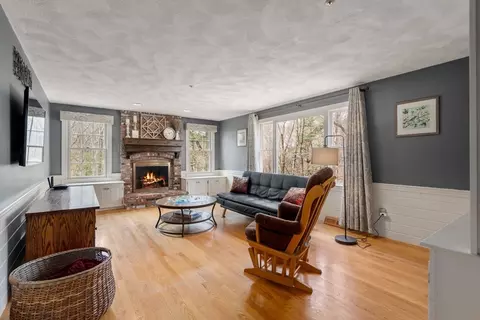 Living - 3 Wilson Cir, Maynard, MA 01754 photo 1 of 6