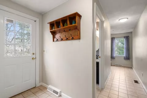 Entry Way - 3 Wilson Cir, Maynard, MA 01754 photo 3 of 3