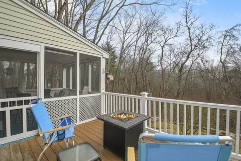 Exterior - 18 Teddy Rd, Worcester, MA 01603 photo 8 of 10