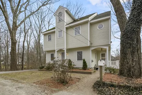 Exterior - 18 Teddy Rd, Worcester, MA 01603 photo 3 of 10