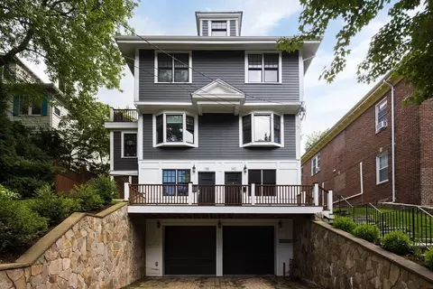 138 Winchester St #138, Brookline, MA 02446