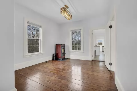 Living - 116 High St, Gardner, MA 01440 photo 2 of 10