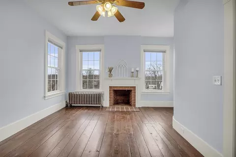 Living - 116 High St, Gardner, MA 01440 photo 7 of 10