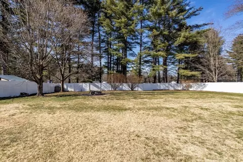 Exterior - 424 Lenox St, Athol, MA 01331 photo 6 of 10