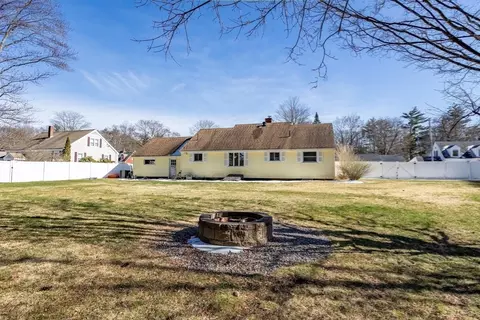 Exterior - 424 Lenox St, Athol, MA 01331 photo 4 of 10